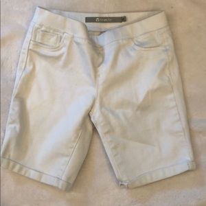 Girls tractr, white denim shorts